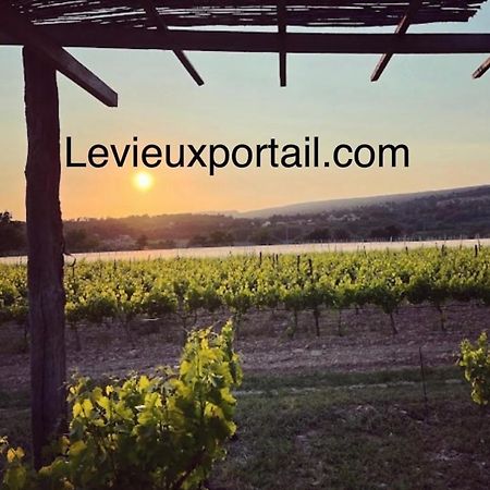Bed and Breakfast Le Vieux Portail Saint-Saturnin-lès-Apt Esterno foto
