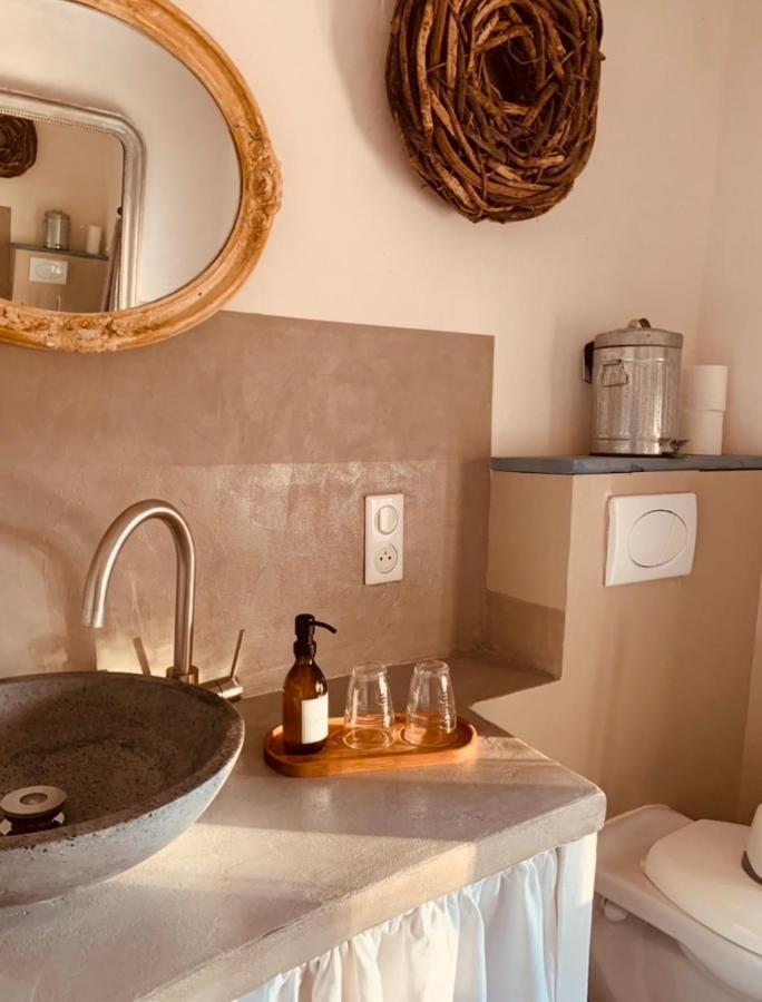 Bed and Breakfast Le Vieux Portail Saint-Saturnin-lès-Apt Esterno foto