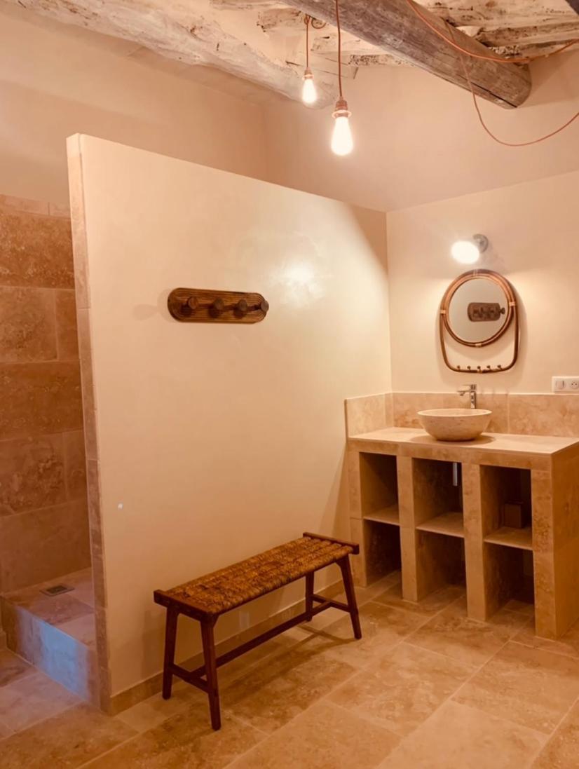 Bed and Breakfast Le Vieux Portail Saint-Saturnin-lès-Apt Esterno foto