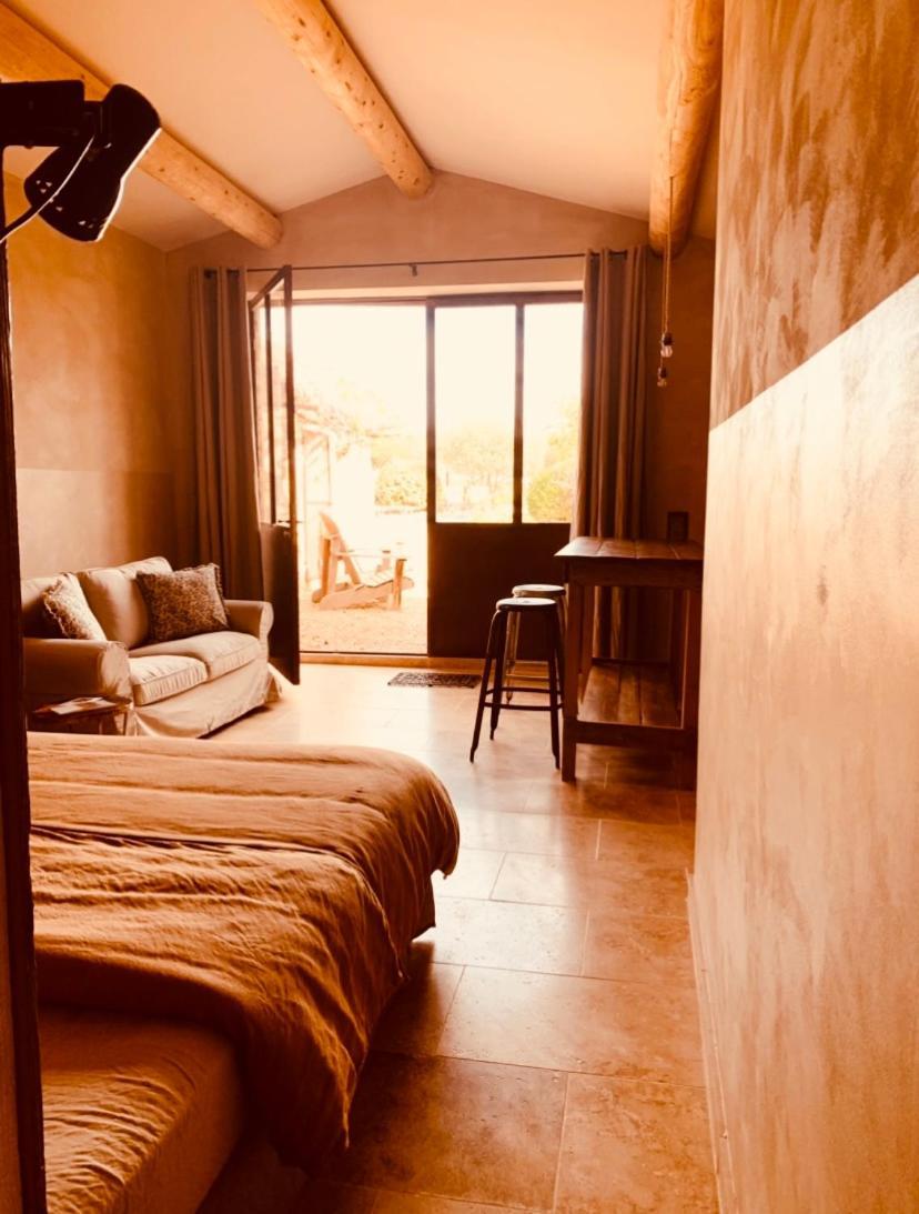 Bed and Breakfast Le Vieux Portail Saint-Saturnin-lès-Apt Esterno foto