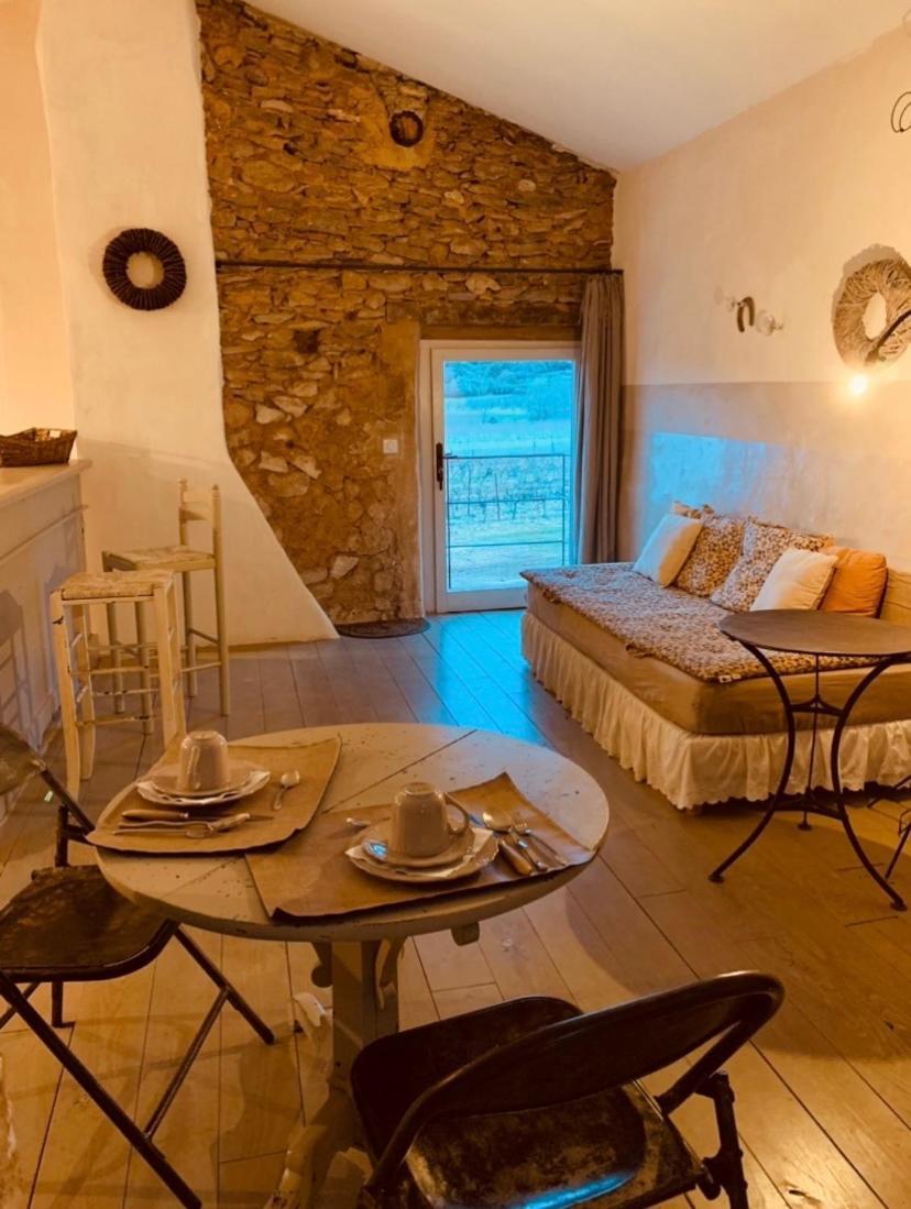 Bed and Breakfast Le Vieux Portail Saint-Saturnin-lès-Apt Esterno foto