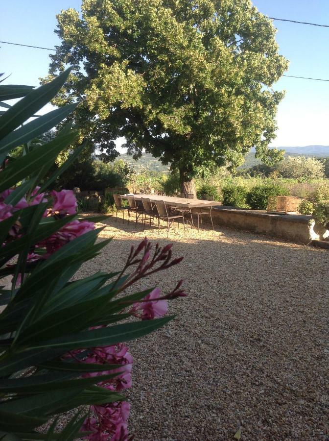 Bed and Breakfast Le Vieux Portail Saint-Saturnin-lès-Apt Esterno foto